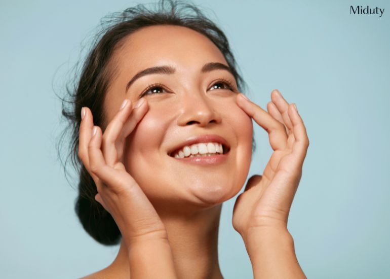 Skin Care Routine For Summer: How To Keep Your Skin Healthy & Glowing in the Heat